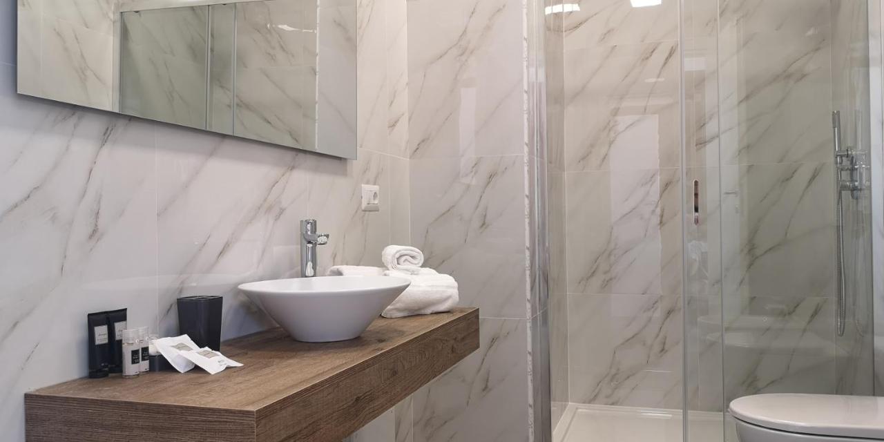 קליארי Vista Suites - Piazza Yenne מראה חיצוני תמונה