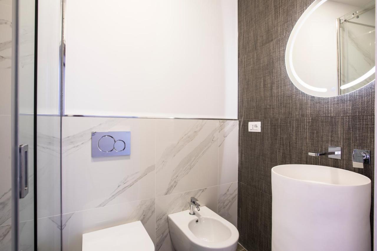 קליארי Vista Suites - Piazza Yenne מראה חיצוני תמונה